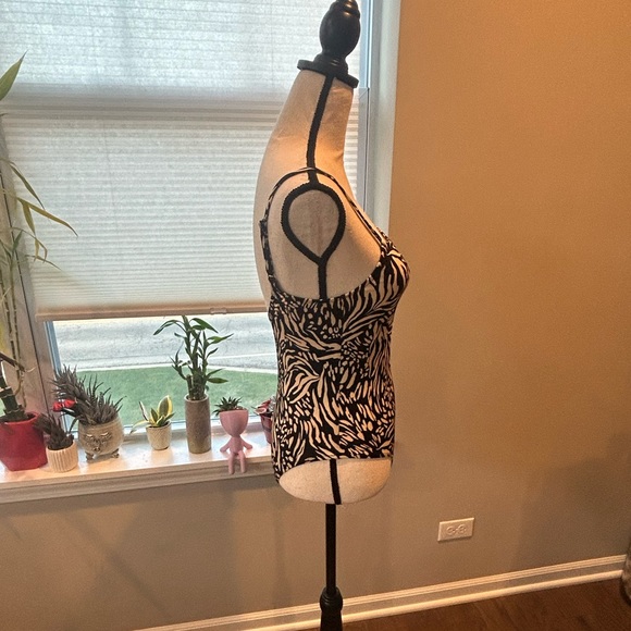 ✨Quiksilver (NWOT) One-piece Swimsuit Size S✨ - Picture 3 of 7